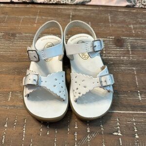 Toddler girl white Footmates leather sandals!